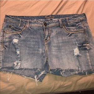 Women’s Amethyst size 18 denim shorts